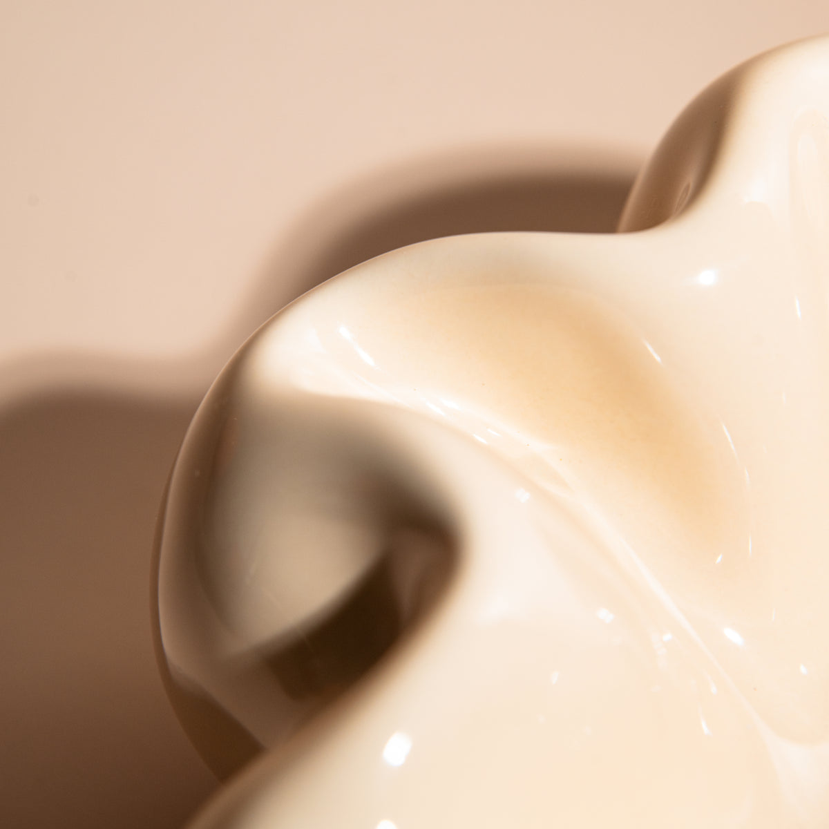 BLOOM ASHTRAY - CLAY