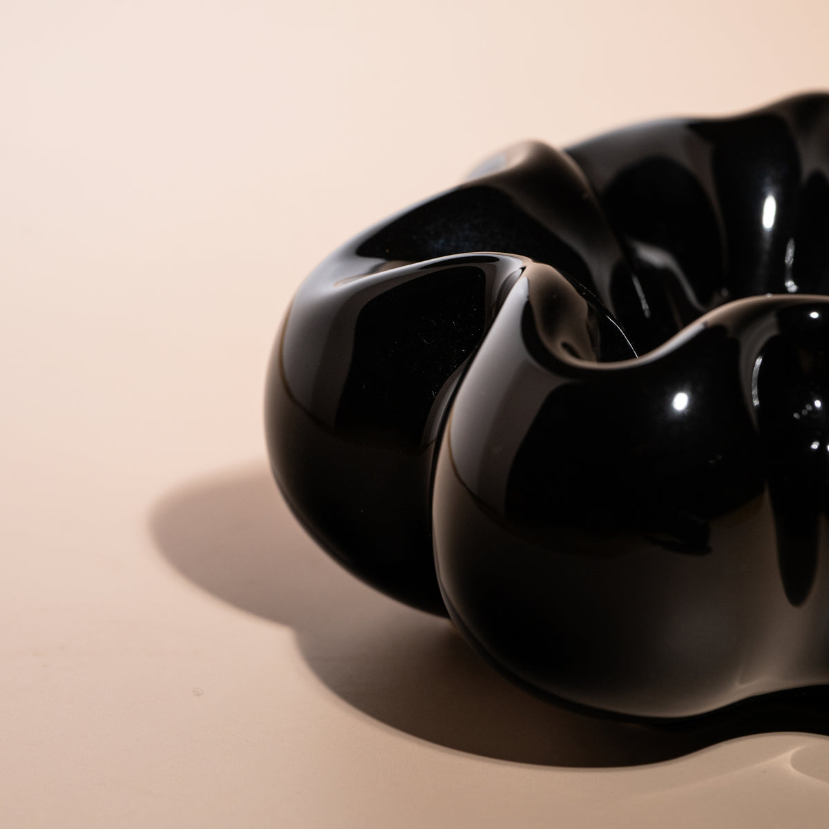 BLOOM ASHTRAY - OBSIDIAN