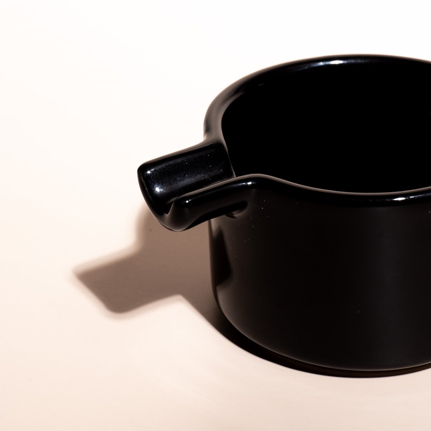 BASIC ASHTRAY - OBSIDIAN