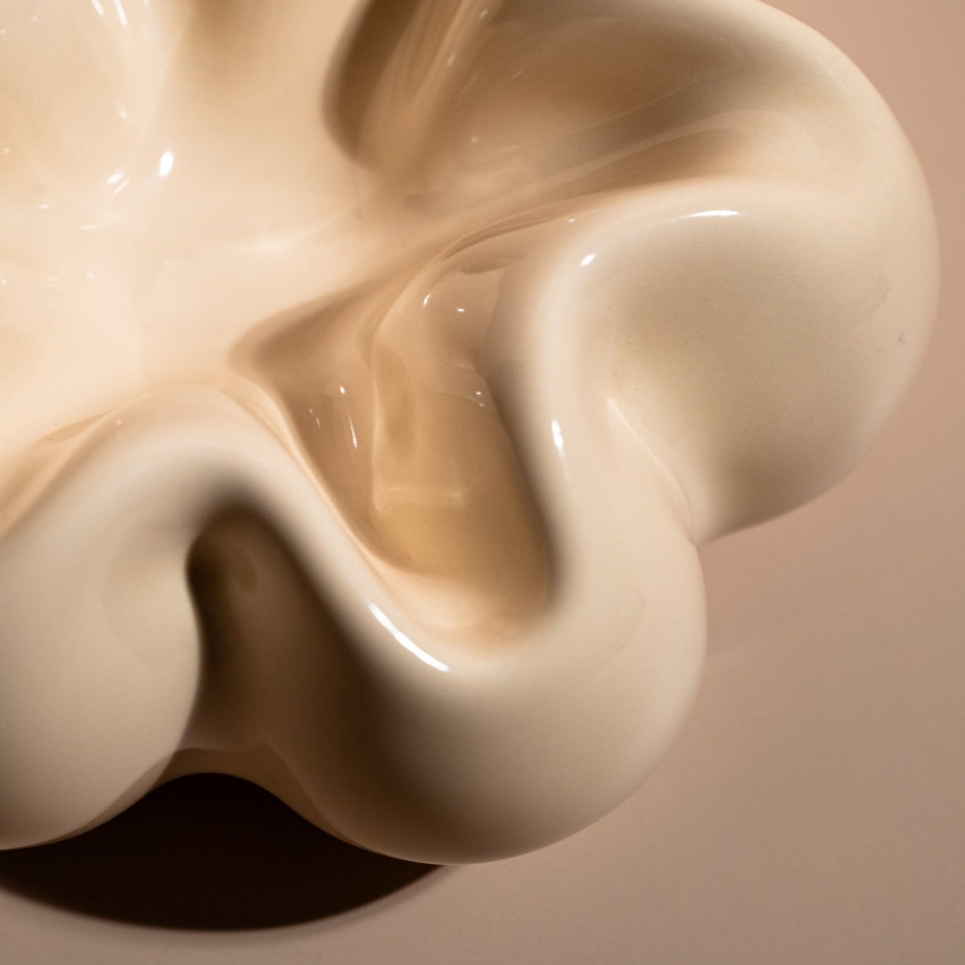 BLOOM ASHTRAY - CLAY