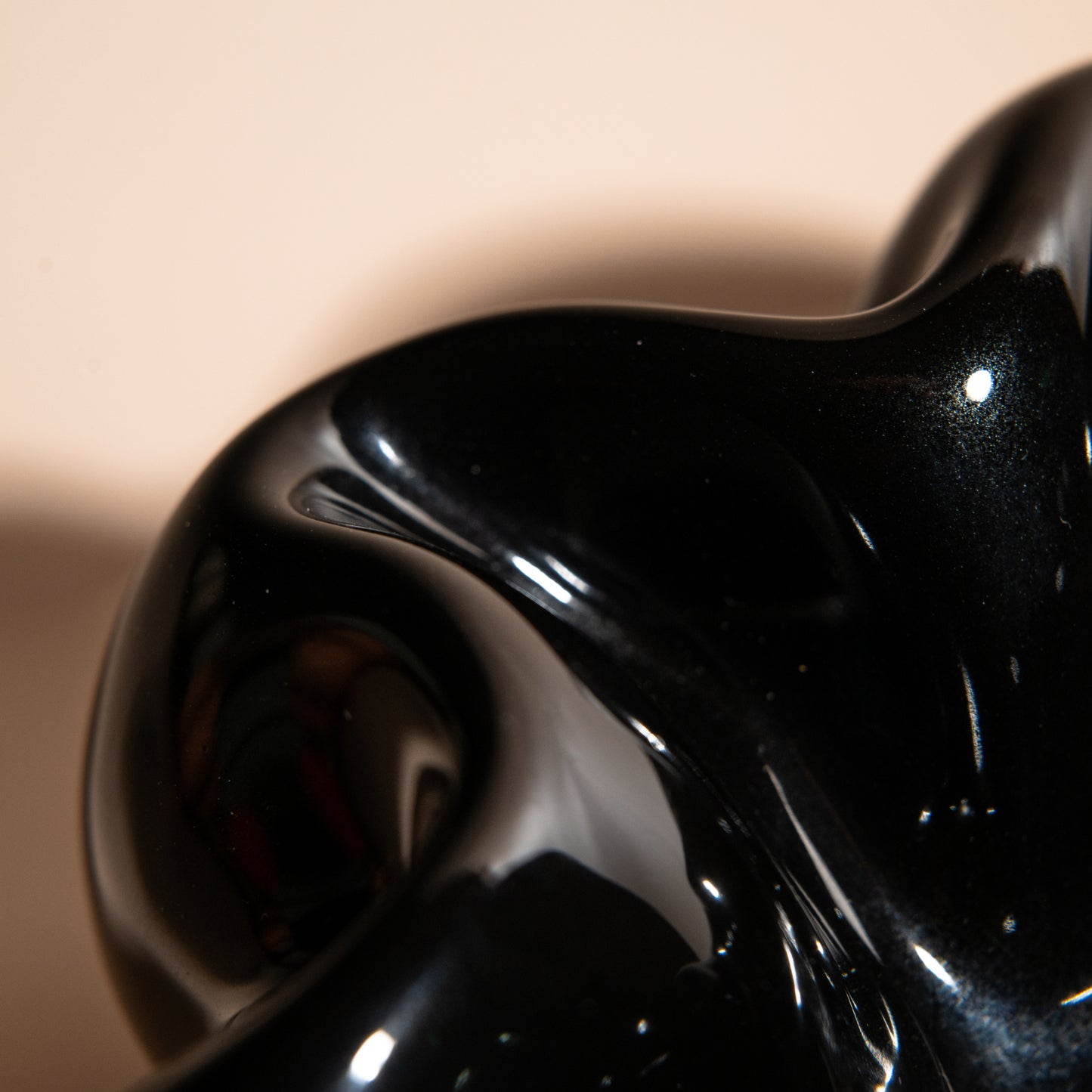 BLOOM ASHTRAY - OBSIDIAN
