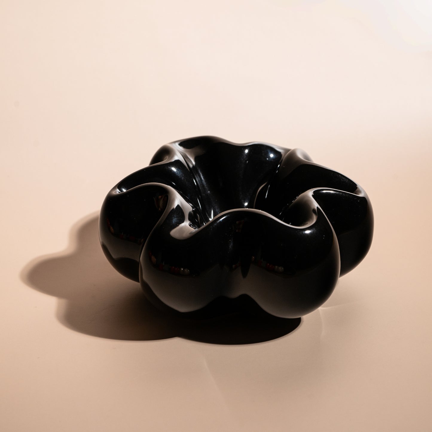 BLOOM ASHTRAY - OBSIDIAN